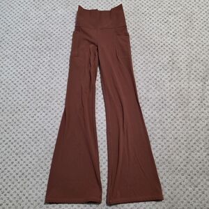 Athleta salutation stash flare pant